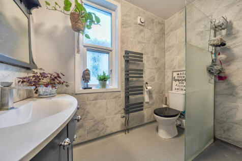 1370293-21-68ffa2...