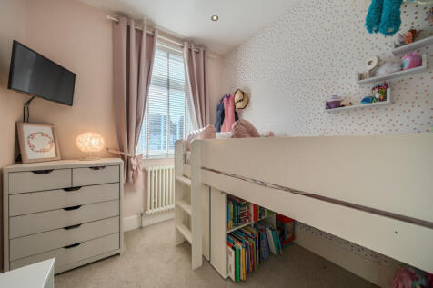 1384326-24-692098...