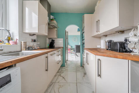 1384168-8-692d865...