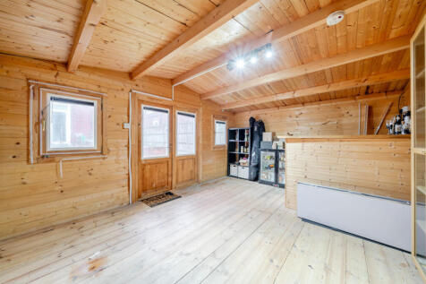 1384168-16-692d87...