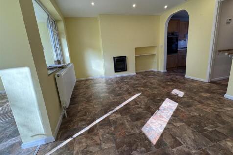 DINING ROOM: