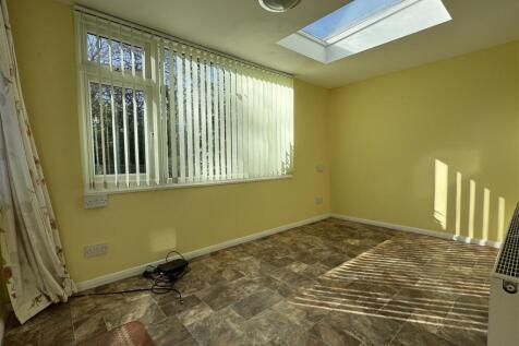GARDEN ROOM:
