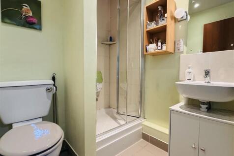 EN-SUITE:
