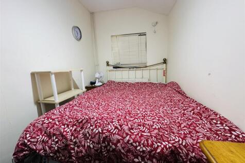 GROUND FLOOR BEDROOM THREE/STUDY: