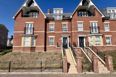 3 Bedroom Town House for Sale
