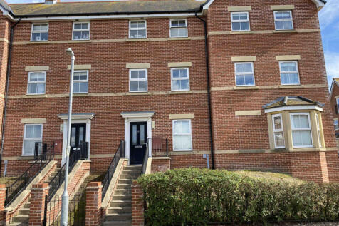 3 Bedroom Town House for Sale