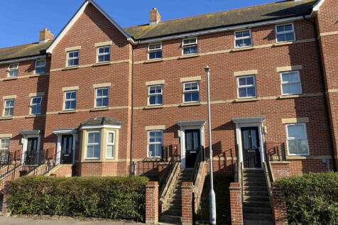3 Bedroom Town House for Sale