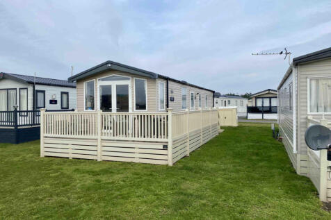 2 Bedroom Park Home For Sale