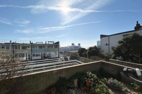 2 Bedroom Flat for Sale