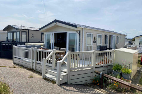 2 Bedroom Park Home For Sale