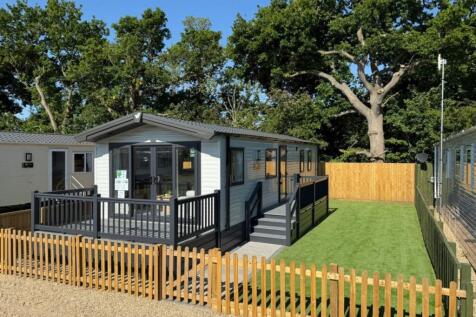 2 Bedroom Park Home for Sale