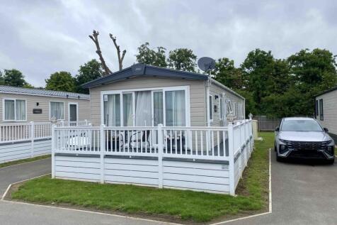 2 Bedroom Park Home for Sale