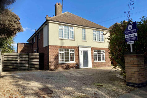 3 Bedroom Apartment For Sale