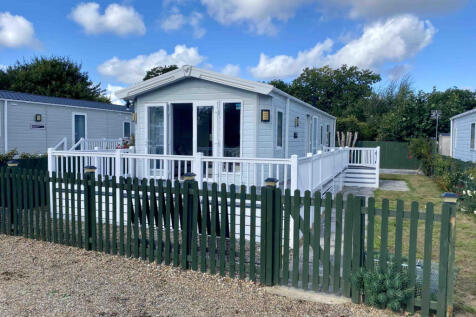 2 Bedroom Park Home For Sale