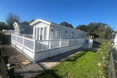 2 Bedroom Park Home For Sale