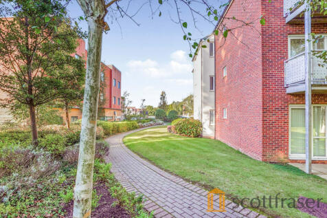 Communal outdoor spa