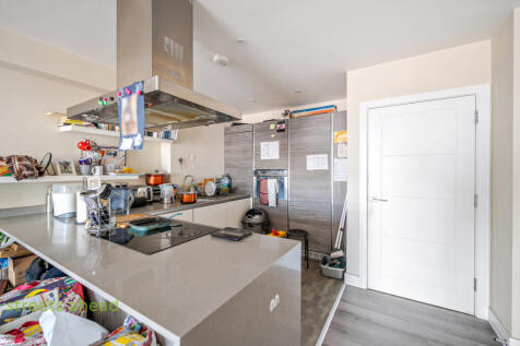 4853eeb6-687b-440...