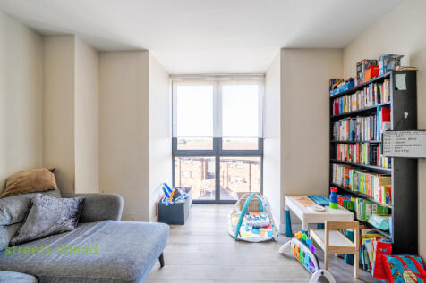 f7de5a7f-6261-4f6...