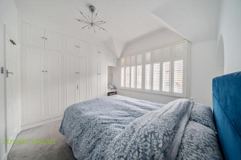 e979c43b-5b95-46e...