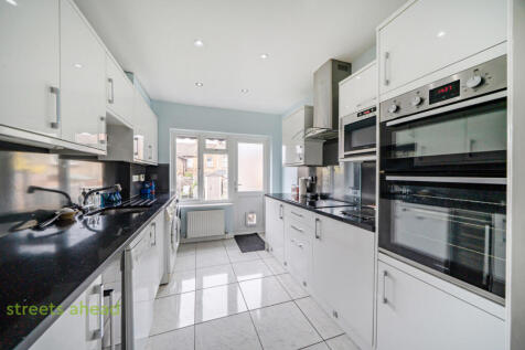 ae5b7aa3-777b-4f6...