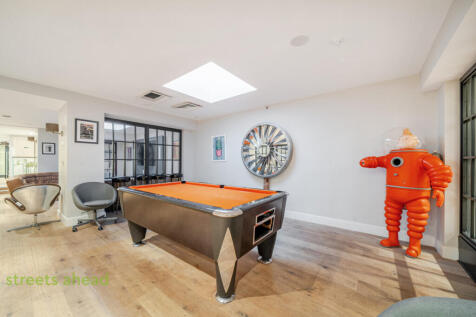 d1c81d94-3201-47c...