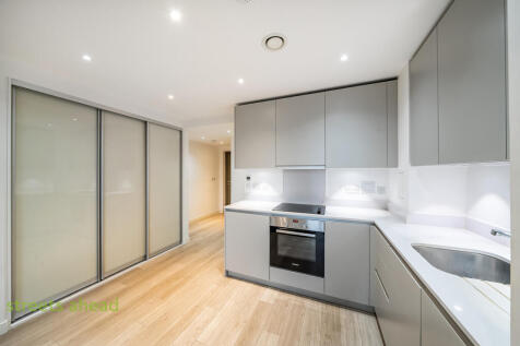 ec143ea3-cf3b-447...