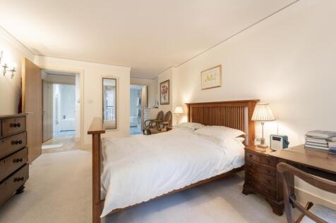 Master Bedroom (1)