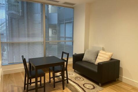 Open Plan Lounge/Kitchen