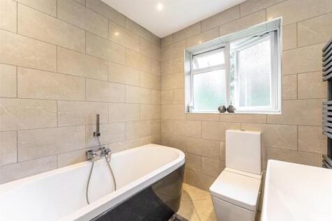 Modern Family Bathroom Suite
