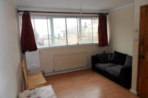 3b Martindale Road lounge.JPG