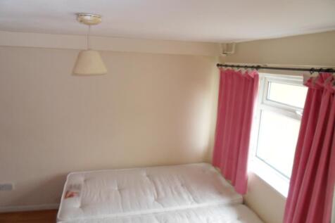 3b Martindale Road bed1.JPG