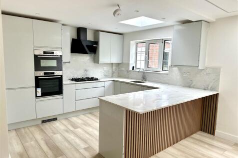 Kitchen Main.jpg