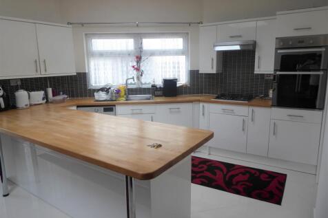 Re-Fitted Modern Kitchen