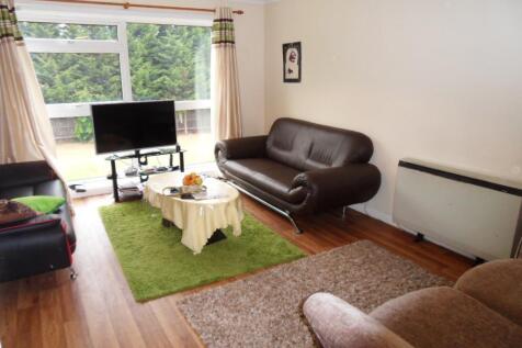 77 Spencer Road lounge.JPG