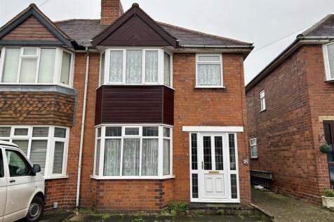 Newfield Crescent Halesowen 1.jpg