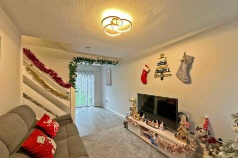 Living Room/Kitchen