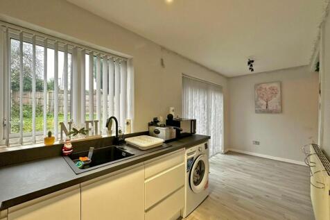 Living Room/Kitchen