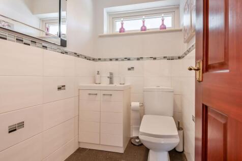 Fitted Guest&#39;s Cloakroom