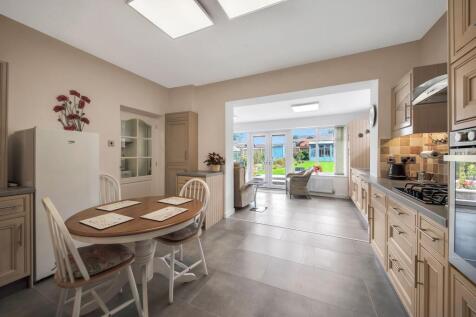 Open-Plan Kitchen Family Room