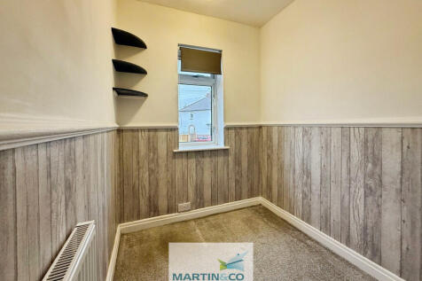 a4c7cde1--403F-B2...