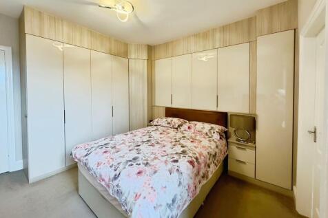 41b4226c-bedroom ...