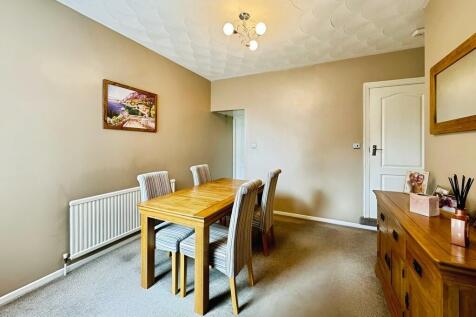 e2517c60-dining 2...