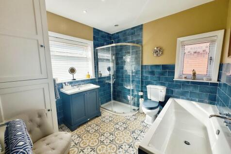 118b8858-Bathroom