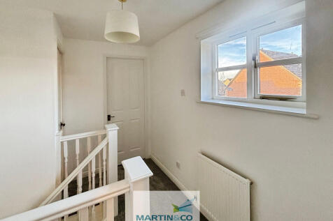 f93f3349--45B5-81...