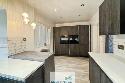 b2efec77--4244-A1...