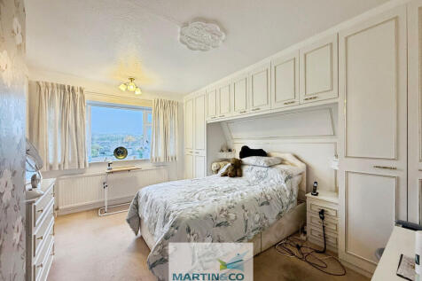 b6bb21f6--4E18-B3...