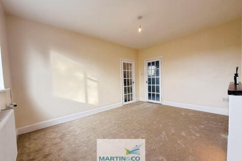 2f95d1a8--4369-AE...