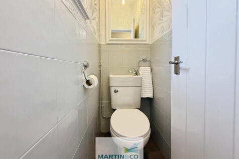 512e583b--42B0-B8...