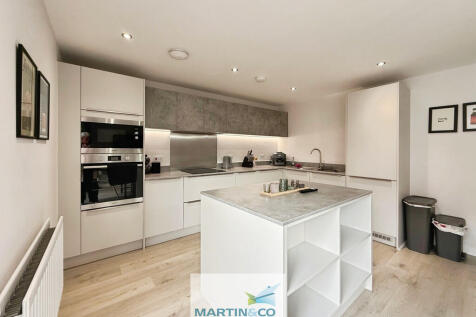 724d47b1--43A9-8D...