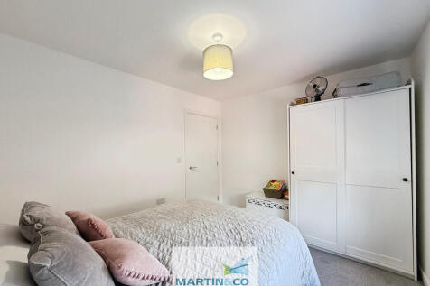 86e161d6--49B5-90...